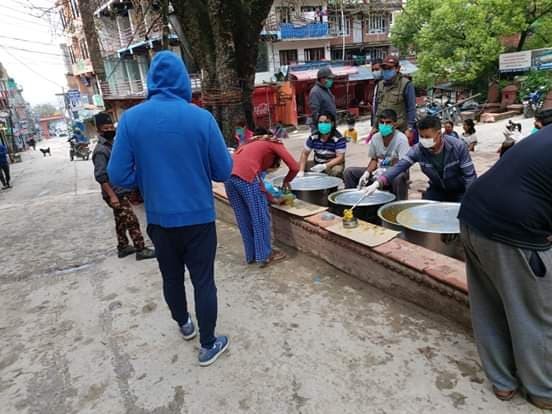 अछामका कांग्रेस नेता शाहले काठमाडौंमा गर्दैछन् राहत र नगद सहयोग