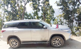 पौने २ करोडको गाडी चढ्ने कम्युनिस्ट सभामुखको फुर्ती : ‘पैदल हिँड्न पनि तयार छु’