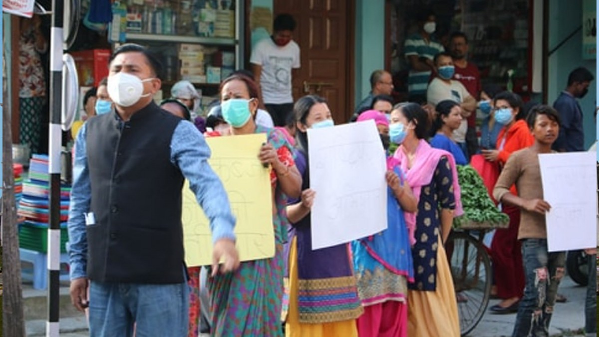 परराष्ट्रमन्त्रिविरुद्ध विरगञ्ज र काठमाडौंमा भव्य प्रदर्शन, मागियो राजीनामा