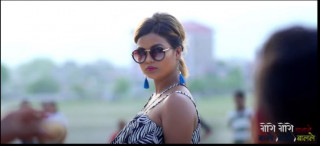 'गोरो गोरो गालाले कालो कालो बालले' मच्चायो बबाल (भिडियाे)