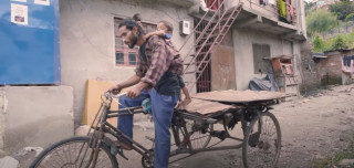 भाईरल रिक्सा चालक अर्जुन बिकको मनै रुवाउने  'बिहानी' सार्वजनिक