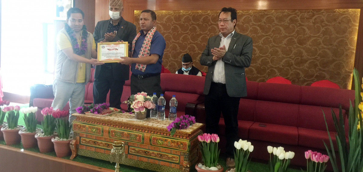 बाढीपहिरो पीडितलाई प्रभु बैंकले गर्यो आर्थिक सहयोग
