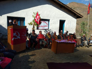 विपन्नलाई गाउँपालिकाकाले उपलब्ध गरायो दशैँ राहत