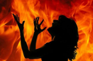 घरमा आगलागी हुँदा  महिलाको मृत्यु