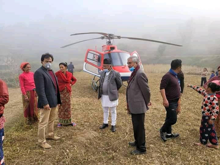 सभापति शेरबहादुर देउवा चढेको हेलिकप्टर एकाएक आकस्मिक अवतरण 