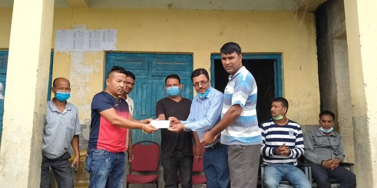 विद्यालयको मैदान बनाउन तरुण अध्यक्ष विष्टले गरे १ लाख सहयोग
