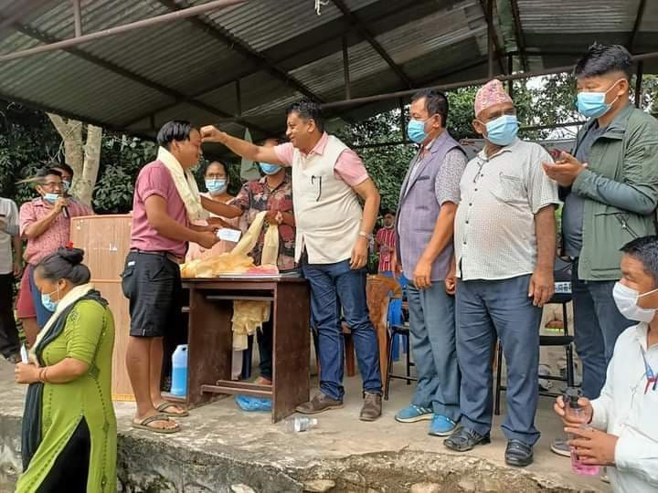 नेता ईन्द्रबहादुर बानियाँले गरे कांग्रेस प्रवेश गरेका २८७ जनालाई स्वागत
