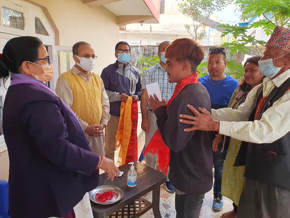 सुर्खेतमा तरुण दलका हरि विष्टले देखाए प्रभाव, युवासंघका नेताहरू कांग्रेसमा प्रवेश