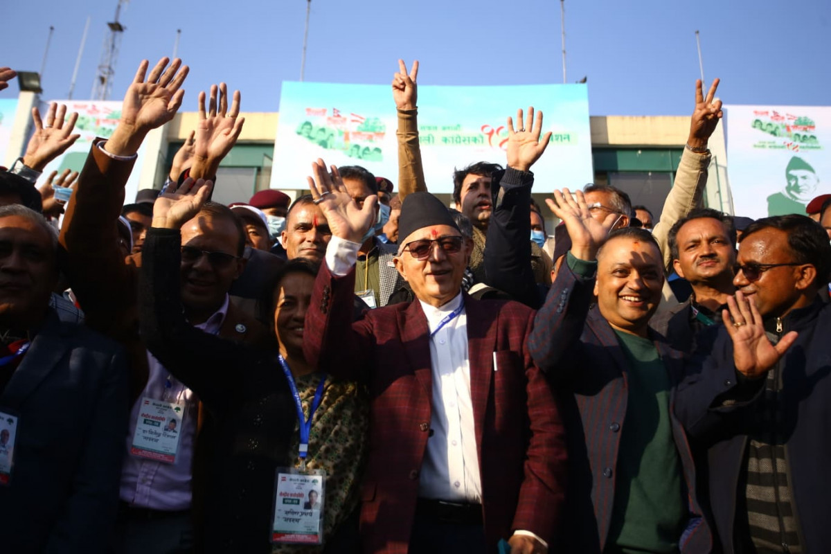 हर्षित मुद्रामा गगन थापासहित डा. शेखर कोइराला टीमको उम्मेदवारी दर्ता