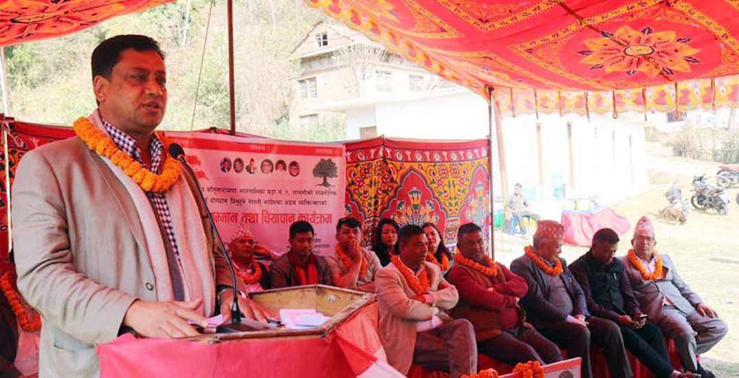 भक्तपुरमै नेमकिपा नेता कार्यकर्ताले रोजे कांग्रेस, नेता बानियाँले गराए पार्टी प्रवेश