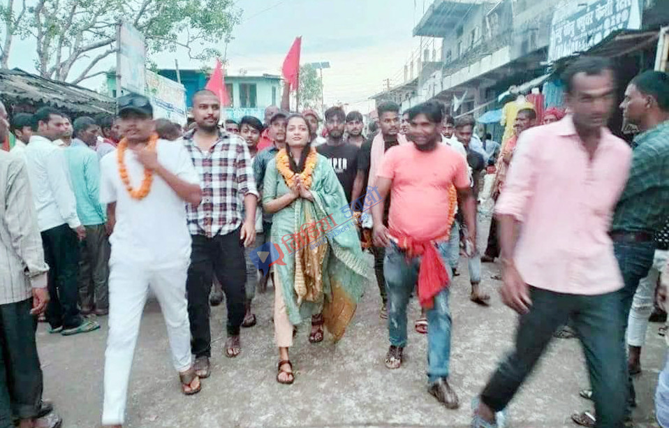 meena_yadab_3.jpg