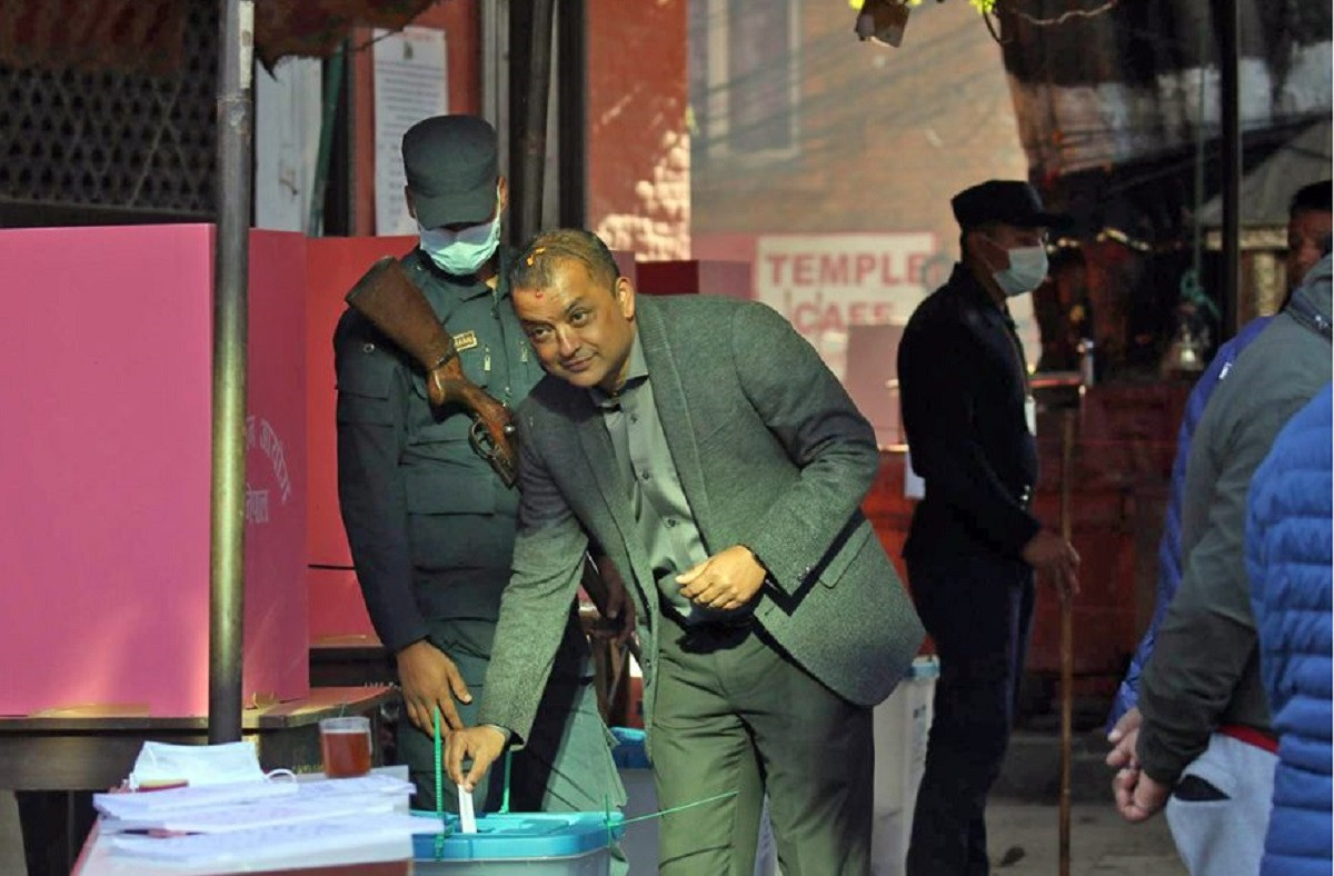 एमालेका राजन भट्टराईलाई गगनले ठूलो अन्तरले पछार्ने, यस्तो आयो प्रक्षेपण  