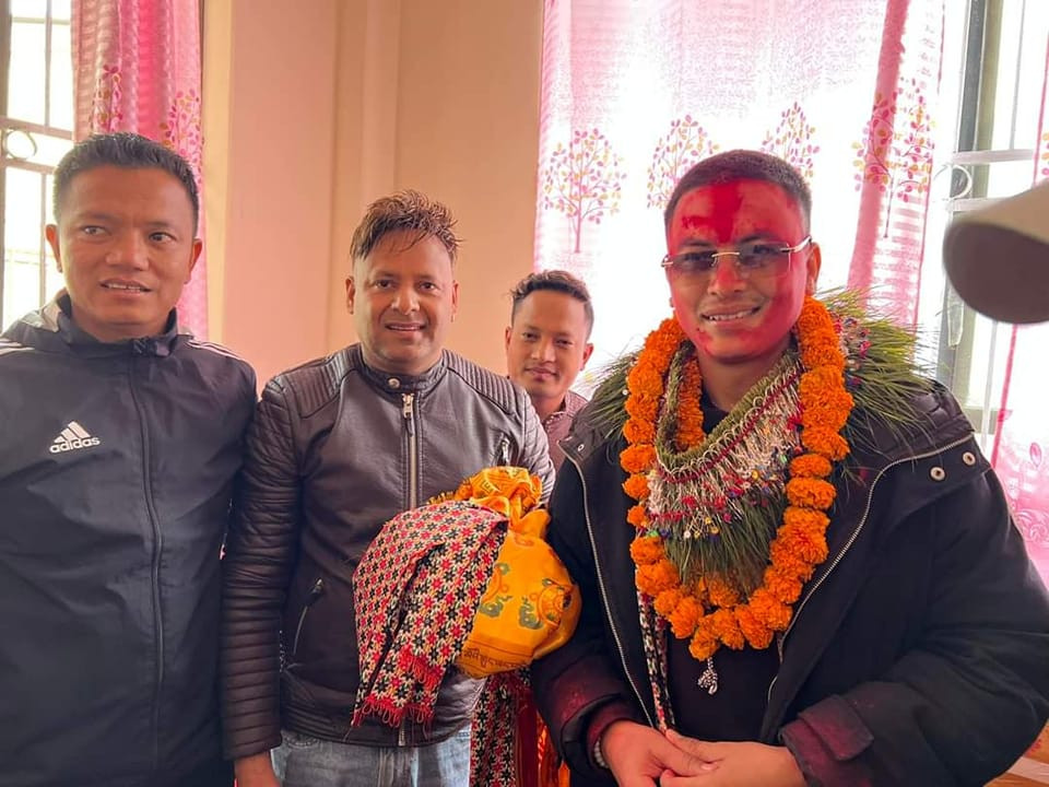 अबिर र माला लगाएर जेलबाट निस्के पल शाह