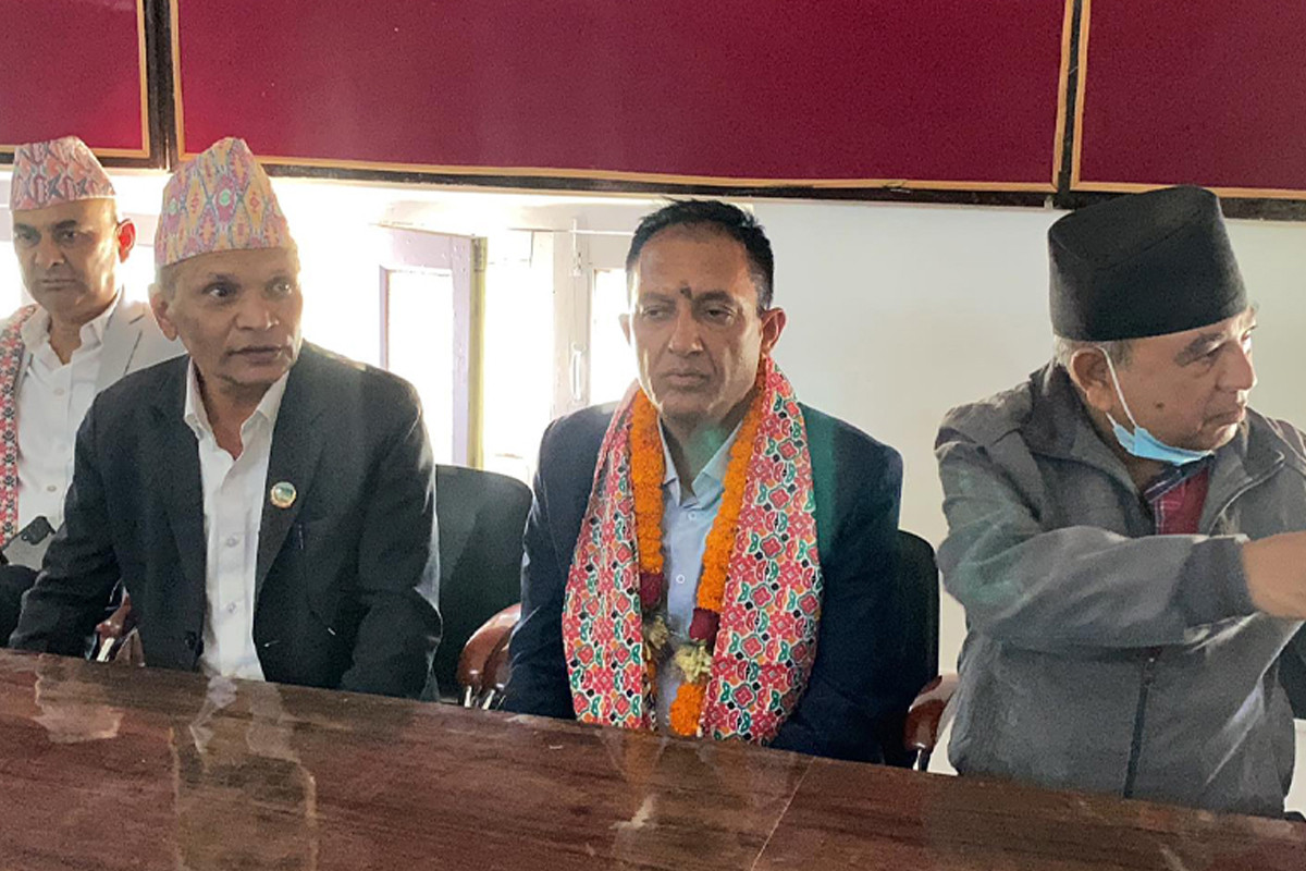 तनहुँमा कांग्रेस उम्मेदवार भट्टराईलाई मतदान गर्न माओवादी नेतृ पौडेलको अपिल