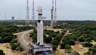 भारतले आज विशाल रकेट चन्द्रमातर्फ प्रक्षेपण गर्ने