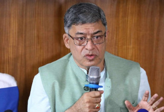बरामद सय किलो सुनसँग आफ्नो संलग्नता नरहेको दीपक मल्होत्राको दाबी