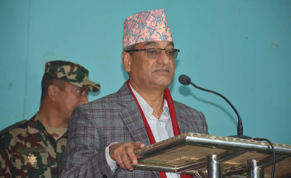 राजावादीहरूको प्रदर्शनको उद्देश्य संविधान समाप्त पार्ने  रहेको गृहमन्त्री लेखकको टिप्पणी