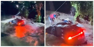 विष्णुमतीमा बाढी : कारसँगै बगेकी महिलाको सकुशल उद्धार