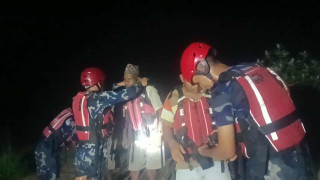 राप्ती नदिमा फसेका तीन जनाको सकुशल उद्धार