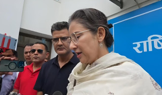 अभिनेत्री मनिषा कोइरालाले गरिन रवि लामिछानेको पक्षमा हस्ताक्षर