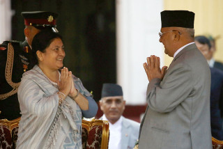 अध्यक्ष ओली र पूर्व राष्ट्रपति भण्डारीबिच भेटवार्ता हुँदै