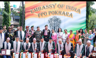 पोखरामा भारतीय सेना प्रमुख सेठ, गरे भूपू सैनिकसँग भेट
